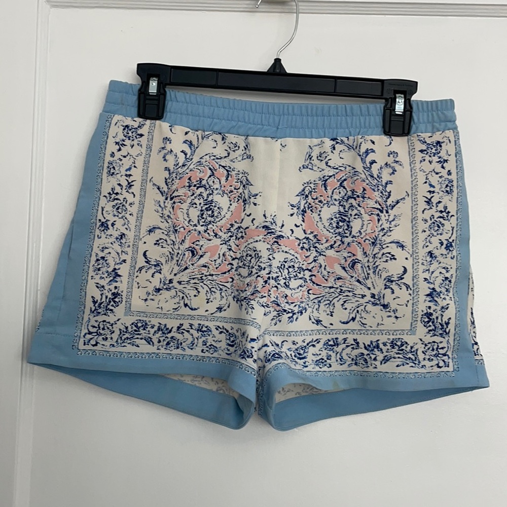 Carmen Loose-Fitting Shorts